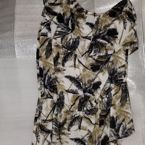 Beautiful top! - Picture 4 of 5